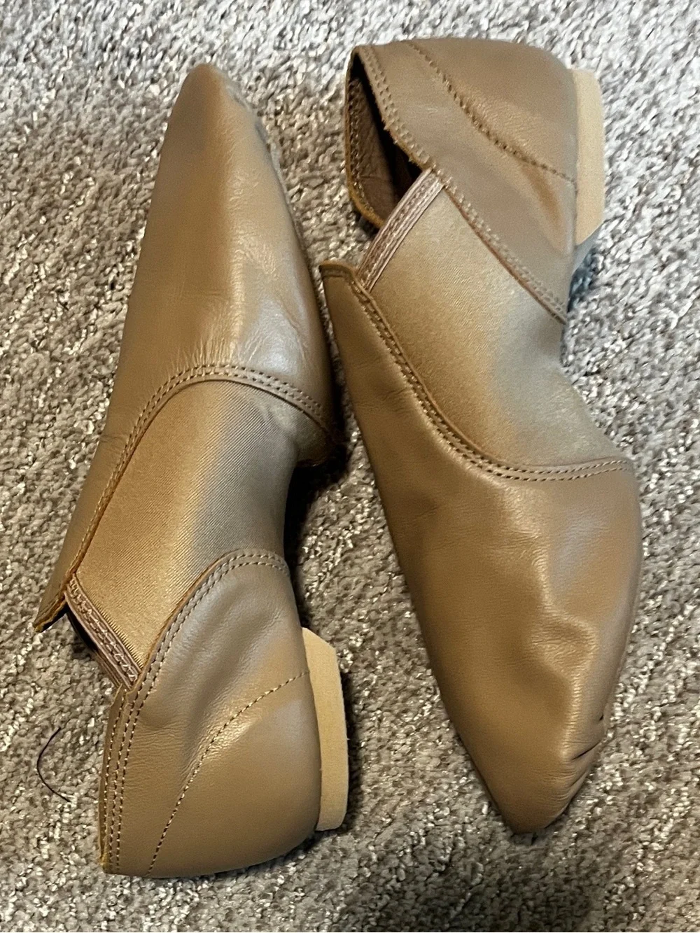 Capezio Womens Loafers Shoes, Caramel, 8.5 Wide 1291-1